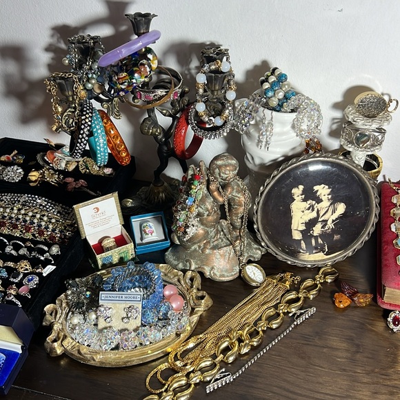 Jewelry Live Show 6/10 - Picture 4 of 12